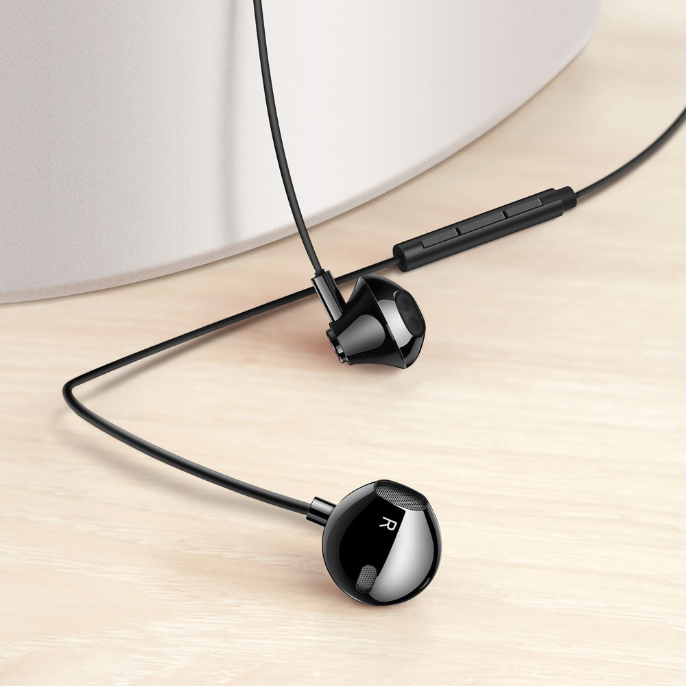 Mcdodo Achievement Series Lightning Wired Earphone Length 1.2 m(Black)